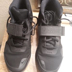 Nike ( basketball shoes)